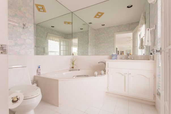 Bathroom, Dual Sink Vanities, Interior, Recessed Lighting