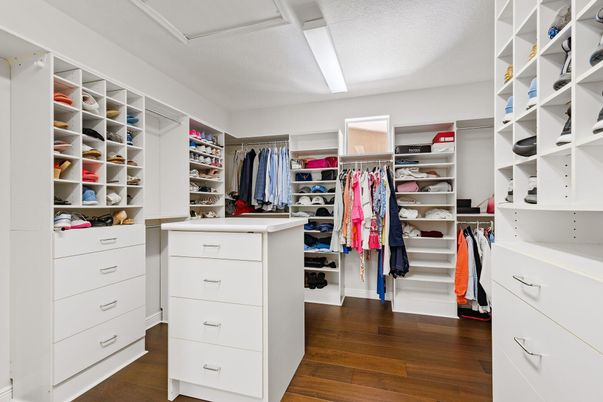 Interior, Walk-in Closets, Wood Texture Flooring