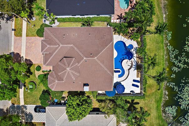 Exterior, Drone