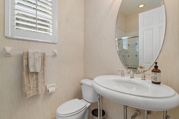 Bathroom, Interior, Recessed Lighting