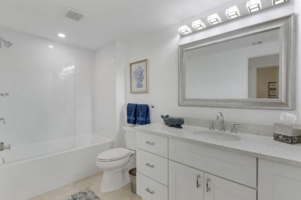 Bathroom, Interior, Recessed Lighting