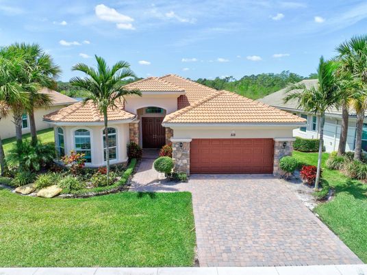 Attached, Exterior, Facade, Mediterranean