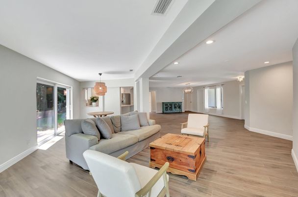 Dining room, Interior, Living room, Pendant Lights, Recessed Lighting, Wood Texture Flooring