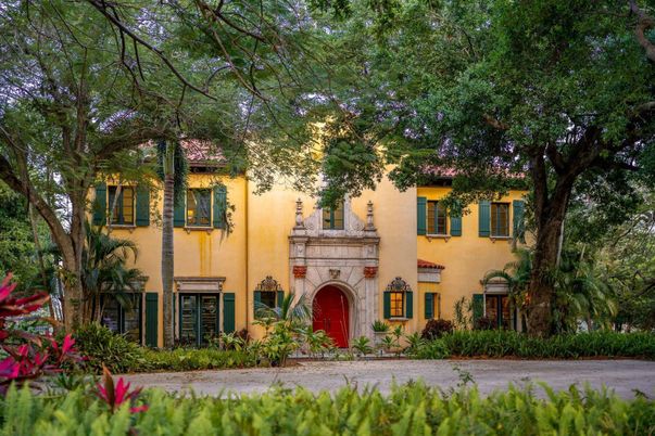 Backyard, Exterior, Facade, French Provincial