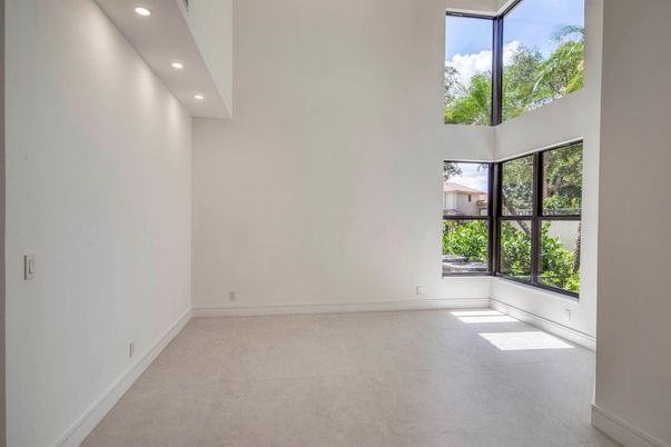 Empty room, Interior, Recessed Lighting
