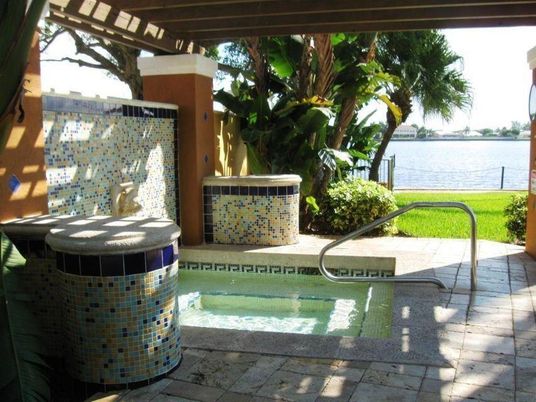 Exterior, Lake, Pool