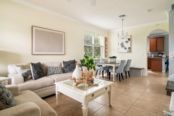 Dining room, Interior, Living room, Pendant Lights