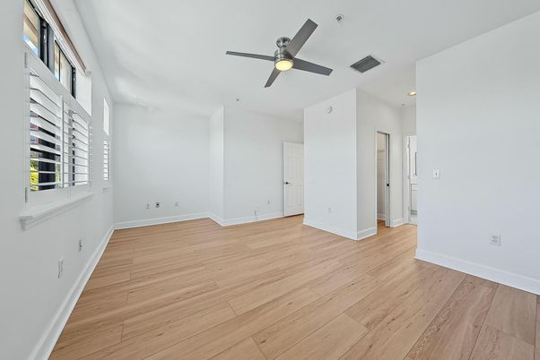Empty room, Interior, Recessed Lighting, Wood Texture Flooring