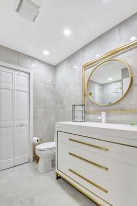 Bathroom, Interior, Recessed Lighting
