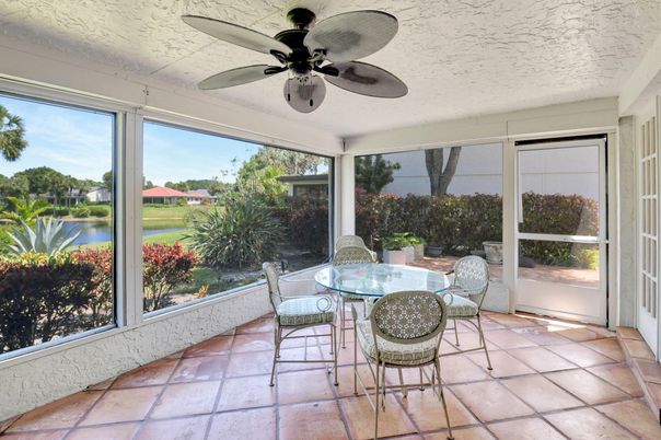 Dining room, Interior, Sun Room, Water