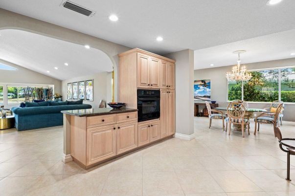 Chandelier, Dining room, Interior, Living room, Recessed Lighting