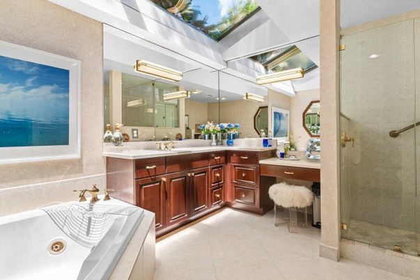 Bathroom, Dual Sink Vanities, Interior