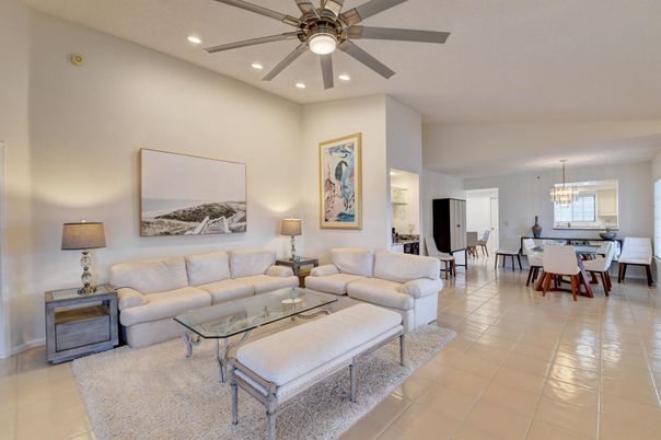 Chandelier, Dining room, Interior, Living room, Recessed Lighting