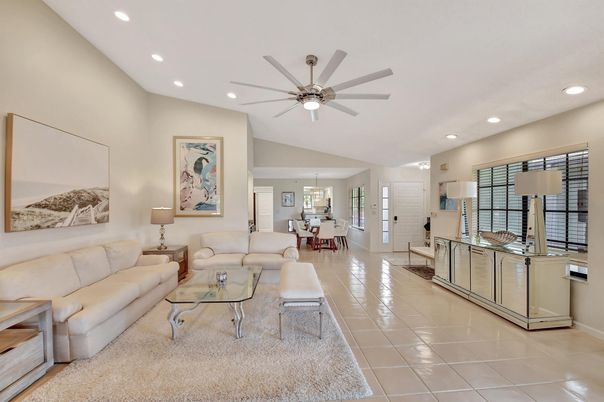 Chandelier, Dining room, Interior, Living room, Pendant Lights, Recessed Lighting