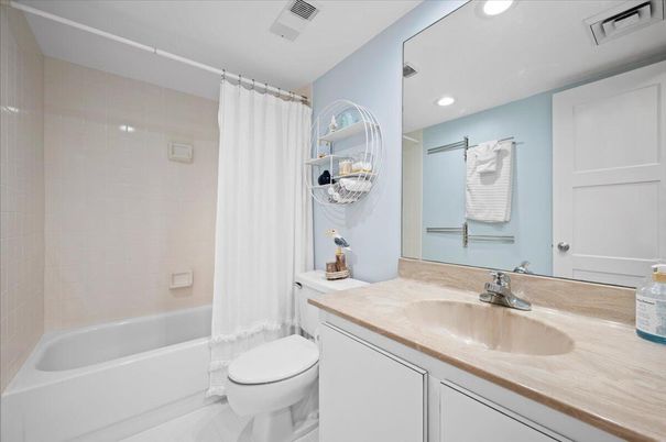 Bathroom, Interior, Recessed Lighting