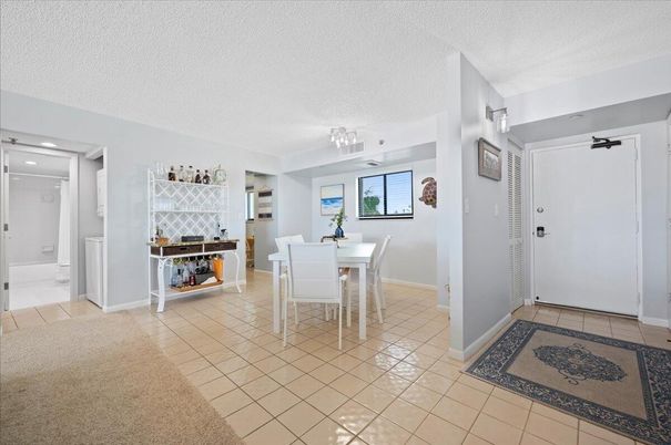 Dining room, Interior, Recessed Lighting