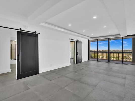 Empty room, Interior, Recessed Lighting