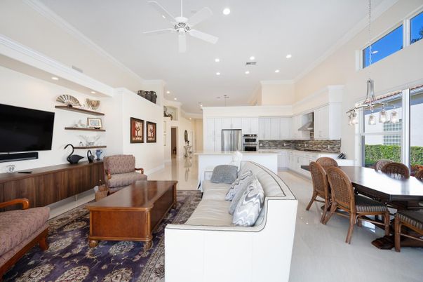 Dining room, Interior, Kitchen, Living room, Pendant Lights, Recessed Lighting, Stainless Steel Appliances