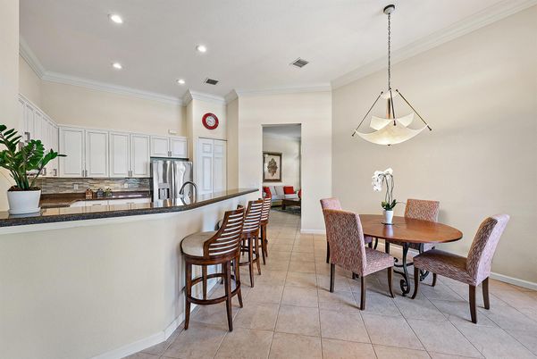 Dining room, Interior, Kitchen, Pendant Lights, Recessed Lighting, Stainless Steel Appliances