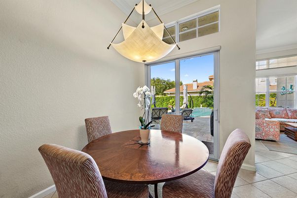Dining room, Interior