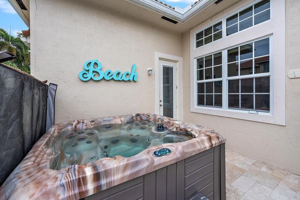 Exterior, Hot Tub