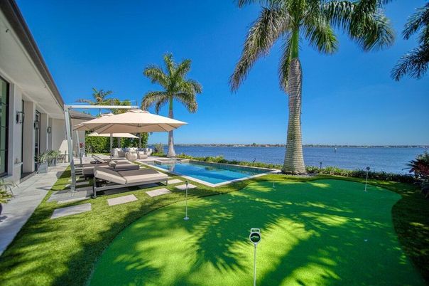 Exterior, Pool, Water