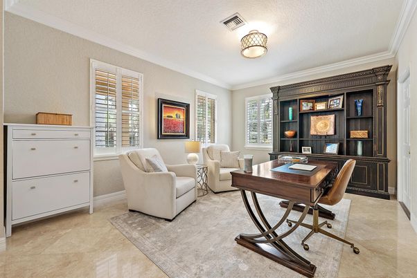 Home Office, Interior