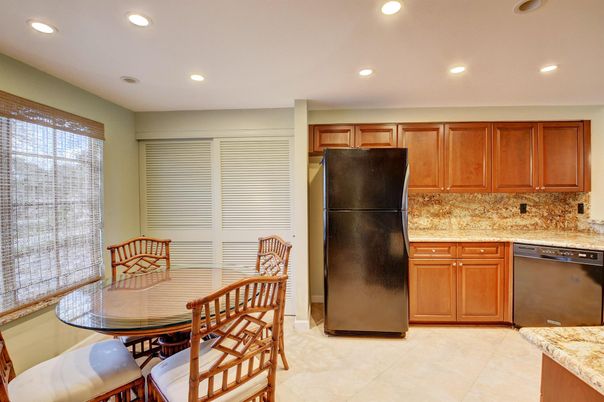 Dining room, Interior, Kitchen, Recessed Lighting