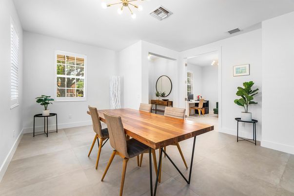 Dining room, Interior