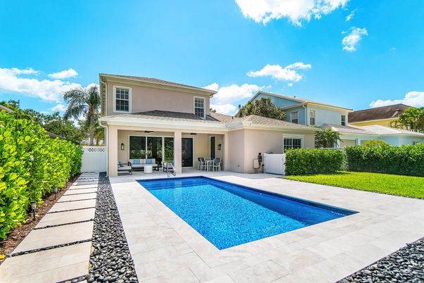 Exterior, Pool