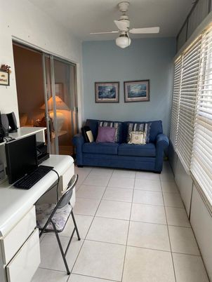 Home Office, Interior