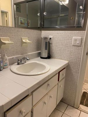 Bathroom, Interior, Tile Countertops