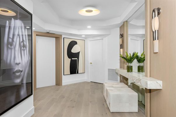 Interior, Recessed Lighting, Wood Texture Flooring