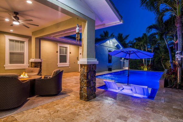 Exterior, Pool