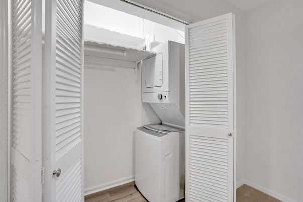 Interior, Utility Closets, Washer, Wood Texture Flooring