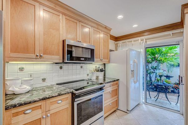 Dining room, Interior, Kitchen, Recessed Lighting