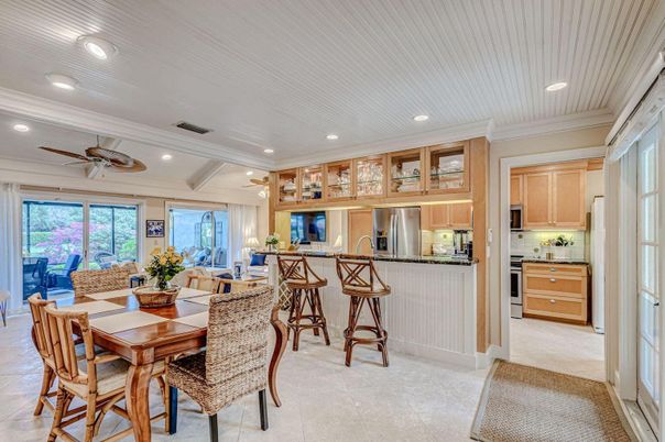 Dining room, Interior, Kitchen, Recessed Lighting, Stainless Steel Appliances