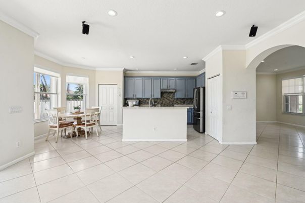 Dining room, Interior, Kitchen, Recessed Lighting
