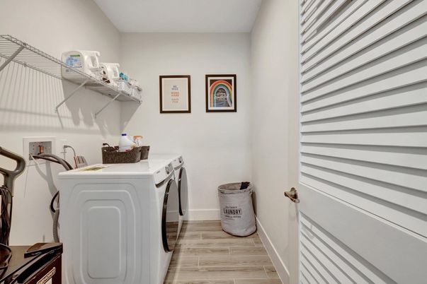 Interior, Washer, Wood Texture Flooring