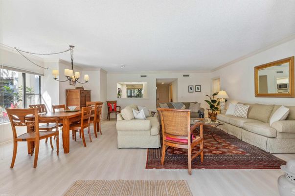 Chandelier, Dining room, Interior, Living room