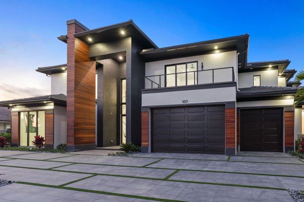 Attached, Exterior, Facade, Modern