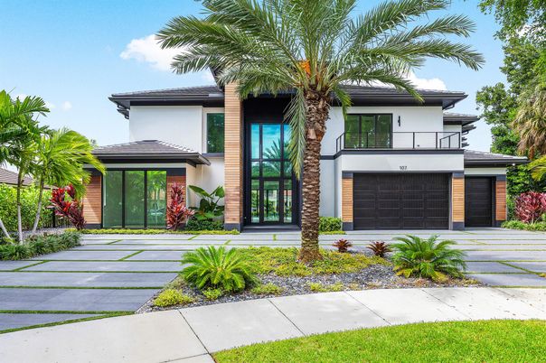 Attached, Exterior, Facade, Modern