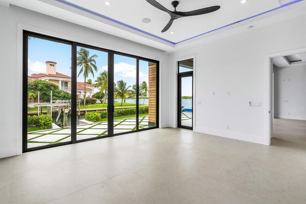 Empty room, Interior, Recessed Lighting, Water