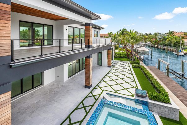 Exterior, Pool, Water