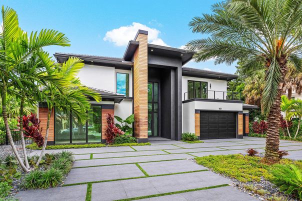 Attached, Exterior, Facade, Modern