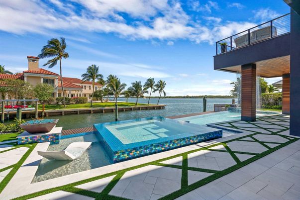 Exterior, Lake, Pool