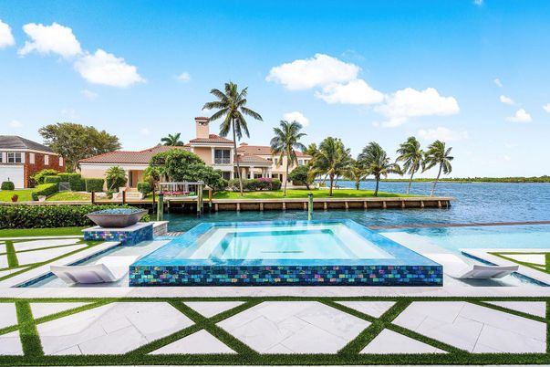 Exterior, Pool, Water