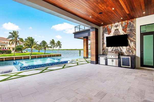 Exterior, Pool, Water