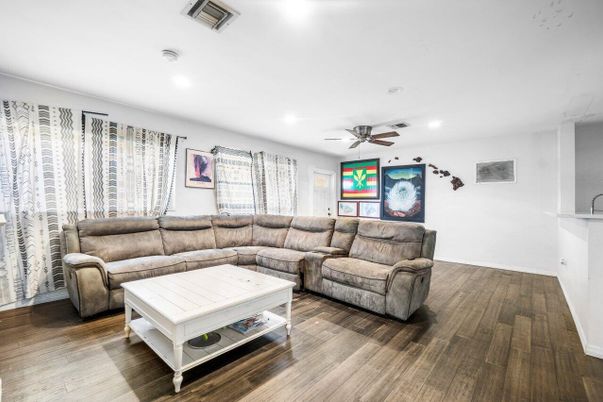Interior, Living room, Recessed Lighting, Wood Texture Flooring