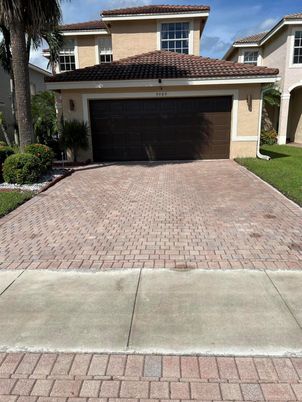 Attached, Exterior, Facade, Mediterranean